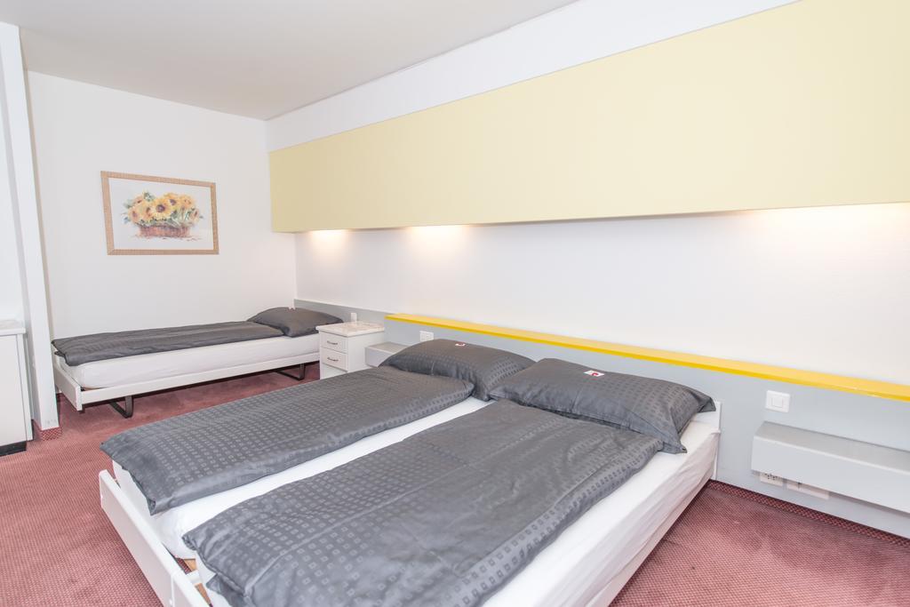 Hotel Rotes Haus Brugg  Quarto foto