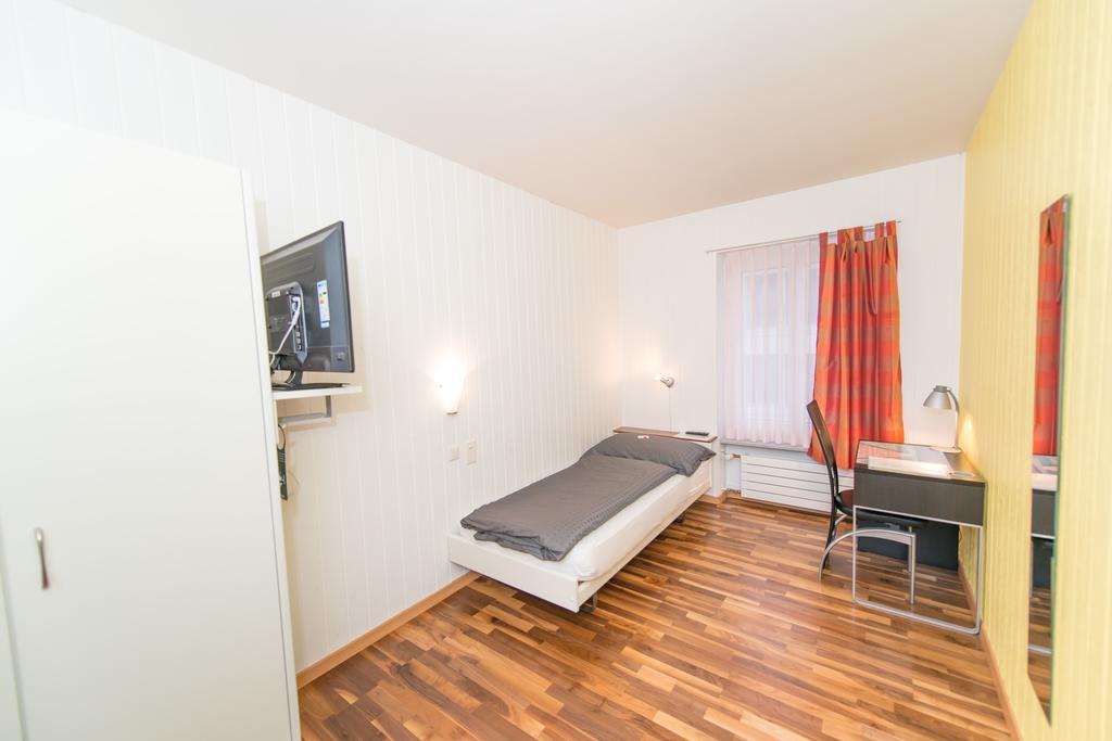Hotel Rotes Haus Brugg  Quarto foto